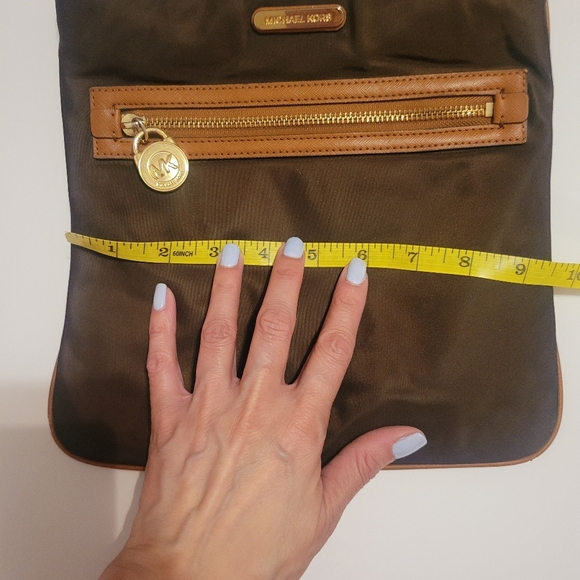 Michael Kors nylon brown crossbody bag EUC Minimilist Modern Casual - Picture 9 of 10